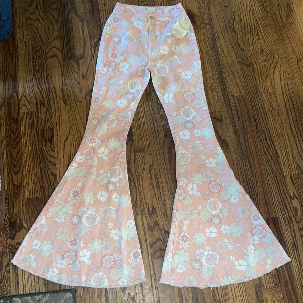 NWT Altar’d State Flared Jeggings - Picture 2 of 4